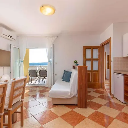 2 Apartment *